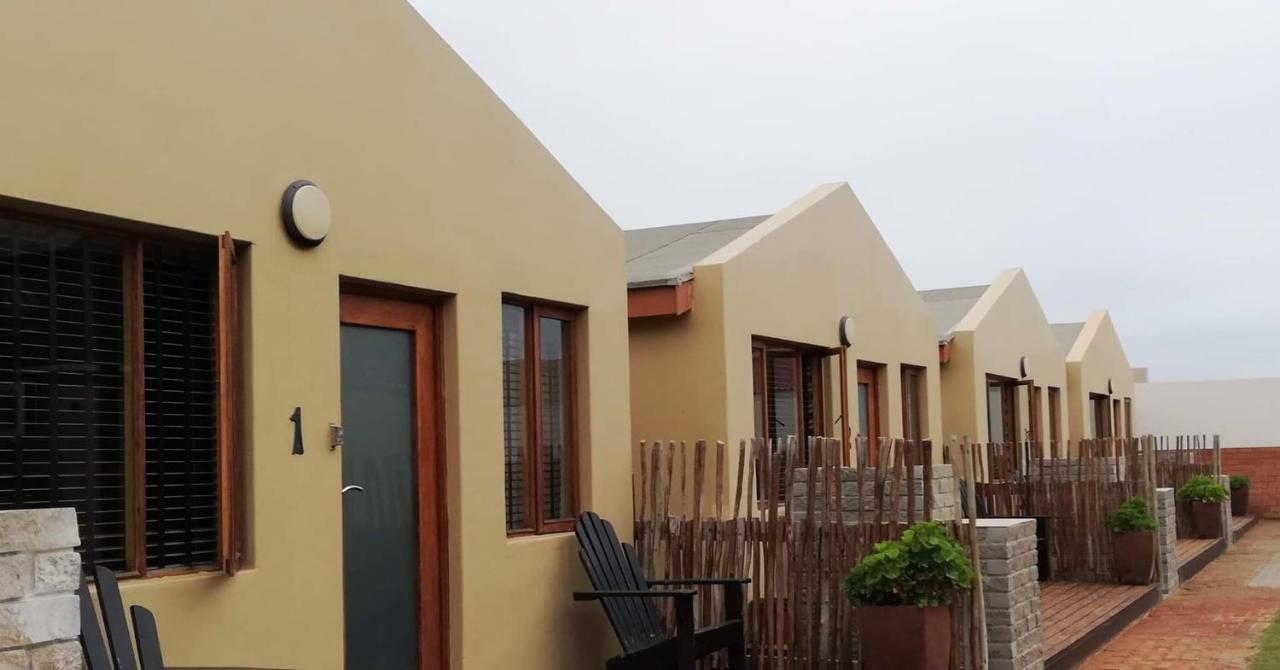 Walvis Bay Backpackers & Self-Catering Apartment Exterior photo